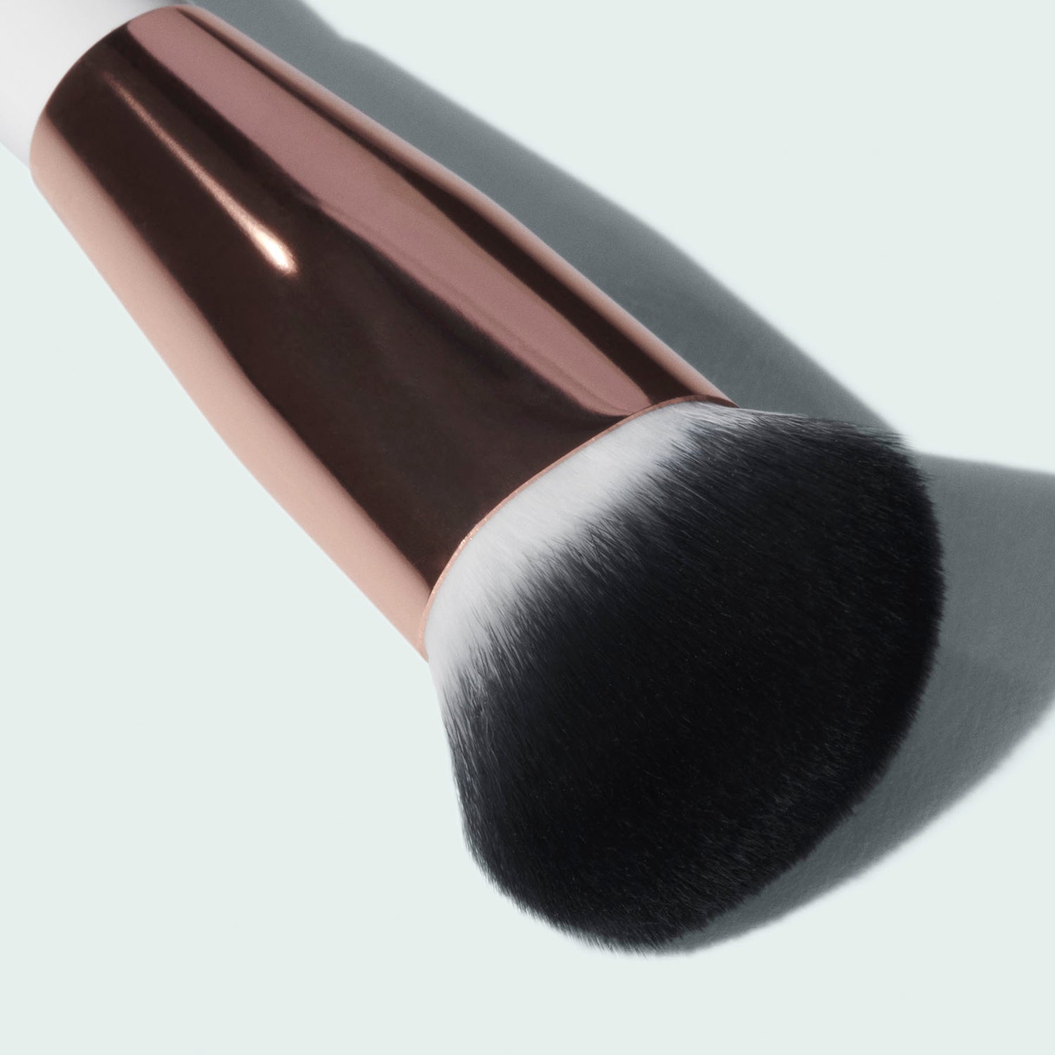 I BEAUTY - Flawless Foundation Brush